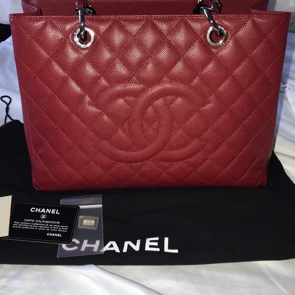 ****SOLD****Chanel GST lipstick red LIKE NEW!